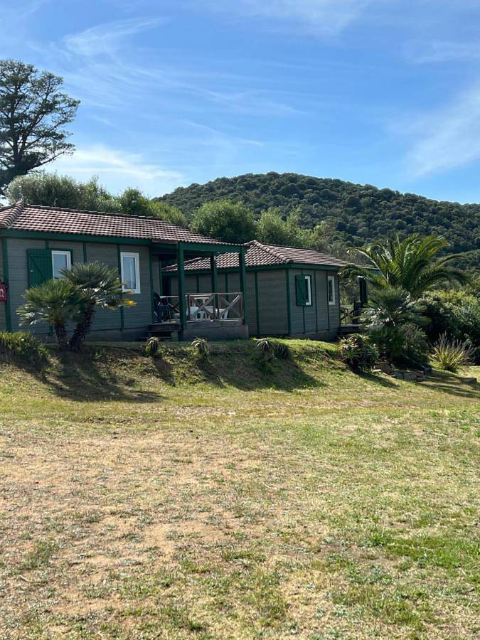 Location de vacances pour 5 personnes, avec jardin ainsi que terrasse et vue à Belvédère-Campomoro - 3