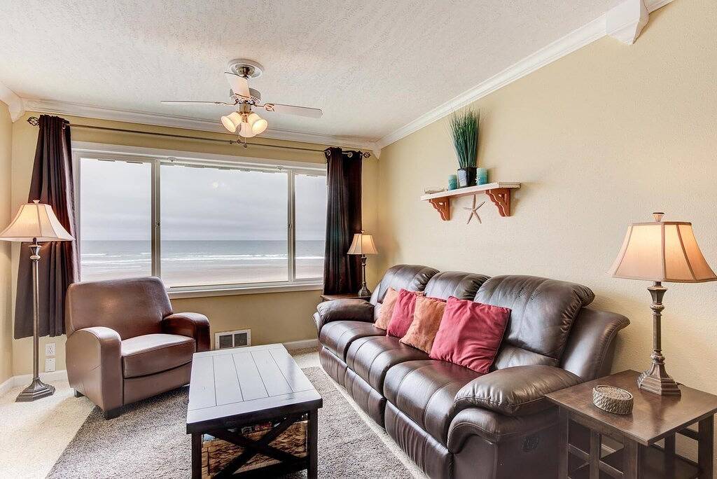 Ganze Wohnung, 'Latitude Adjustment' - Gem��tliche Wohnung am Strand mit herrlichem 3rd Floor View! in Lincoln City, Devils Lake (OR)