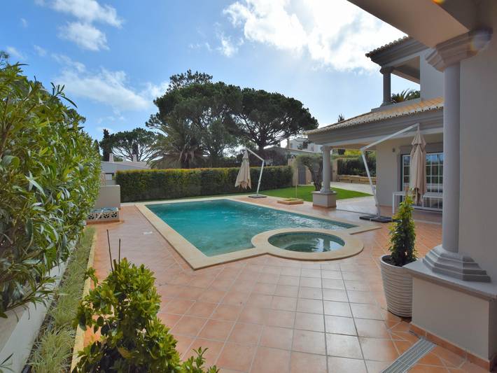 Villa pour 8 personnes, avec piscine et balcon, adapté aux familles dans Quinta do Lago - 2