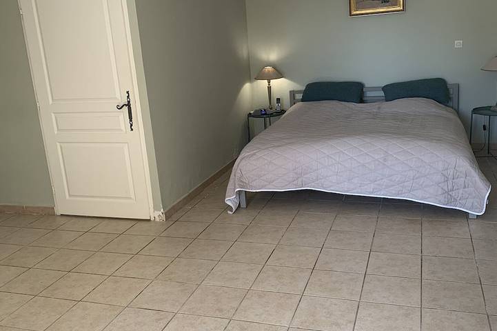Location de vacances pour 8 personnes, avec jardin à Saint-Quentin-la-Poterie - 3