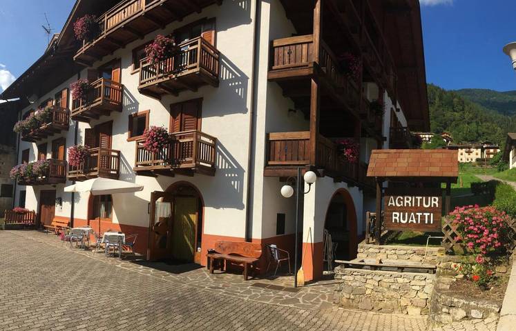 Location de vacances pour 2 personnes, avec Jardin et Vue dans Pracorno Di Rabbi