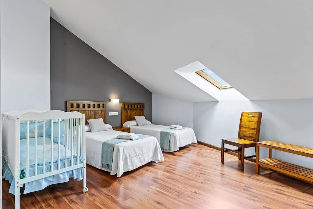 Apartamento entero, Apartamento 'Cetareas 2 - Duplex' con jardín privado y Wi-Fi in Ribadeo, Rías Altas