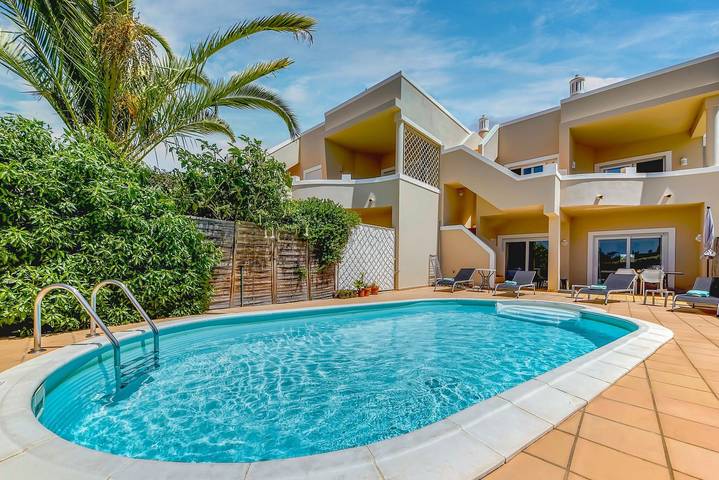 Villa for 4 people, with garden and terrace in Carvoeiro
