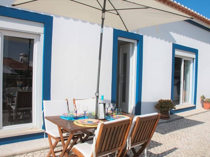 Casa Azul with Pool and Oceanview in Lourinhã, Distrito de Lisboa