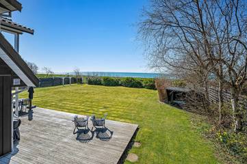 Ferienhaus für 8 Personen, mit Terrasse und Garten in Lolland
