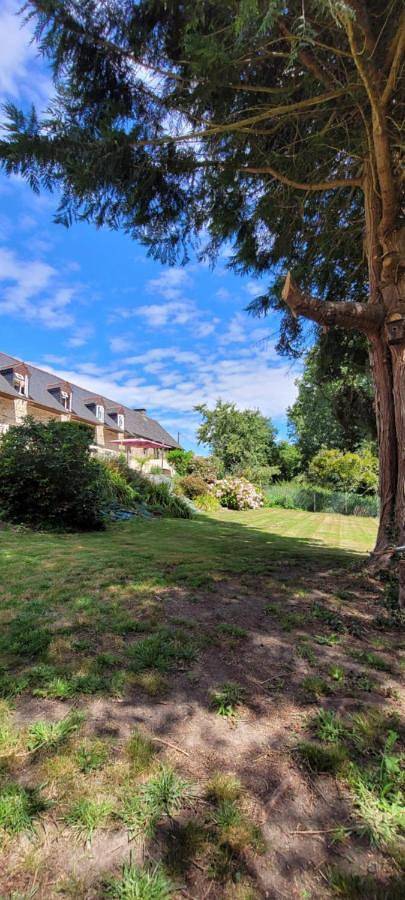 Location de vacances pour 7 personnes, avec jardin à Baguer-Pican - 4