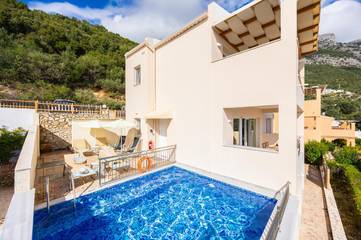 Villa pour 6 Personnes dans Mparmpati, Corfou, Photo 1