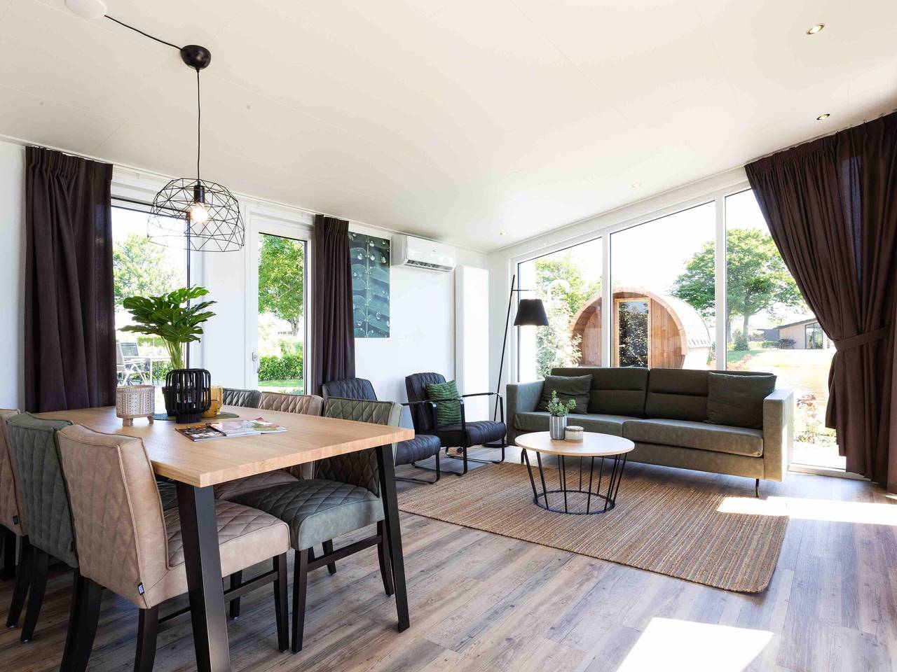 Luxe chalet met buitensauna en spa in Betuwe