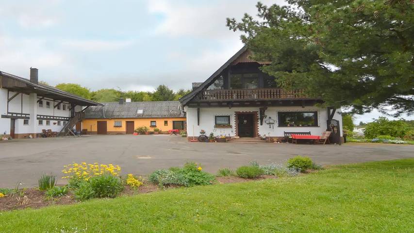 Ferienhaus für 9 Personen, mit Whirlpool und Terrasse sowie Sauna