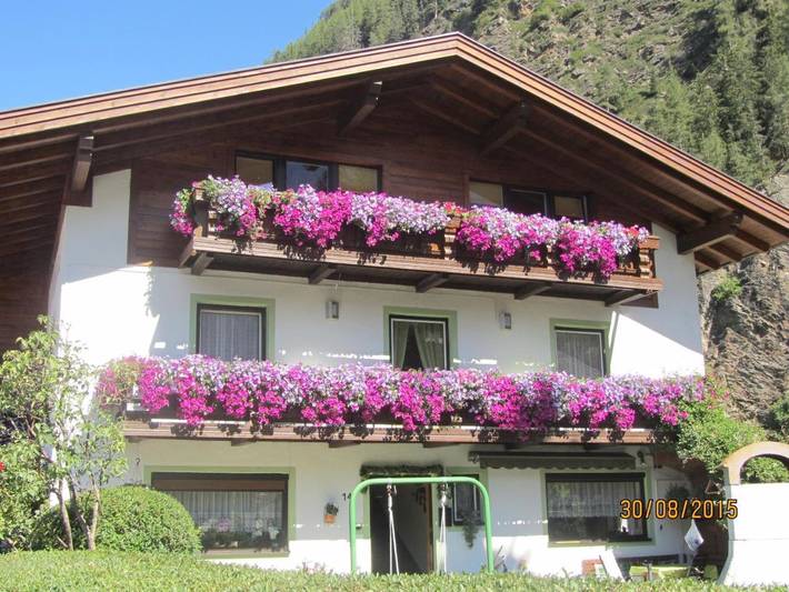 BnB für 2 Personen, mit Garten in Längenfeld