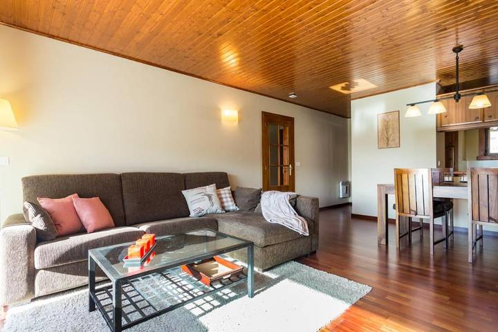 Gîte pour 4 personnes, avec piscine ainsi que jardin et vue, animaux acceptés à Osséja - 2