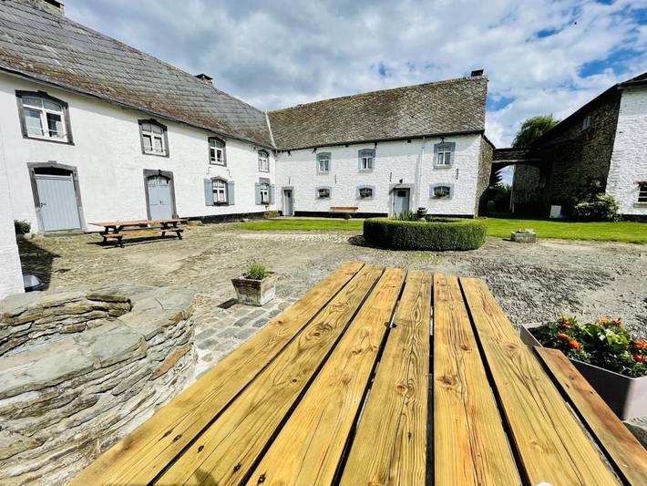 Location de vacances pour 12 personnes, avec jardin, animaux acceptés dans Cherain - 2