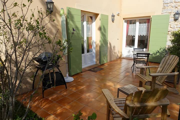 Gîte pour 2 personnes, avec jardin sur la Côte d'Azur