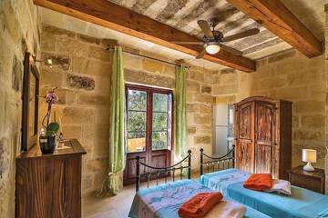 Villa for 12 People in Gharb, Gozo, Photo 4
