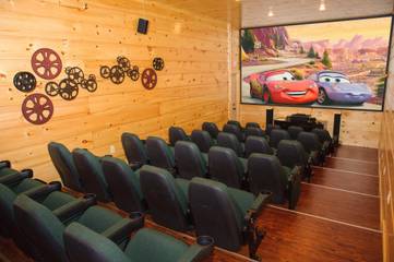 Cabin for 44 Guests in Pittman Center, Sevier County, Picture 3