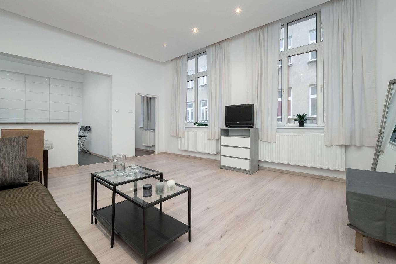 Ganzes Studio, Nowomiejska 10 | Cozy Studio | Near Plac Wolności in Łódź, Region Lodz