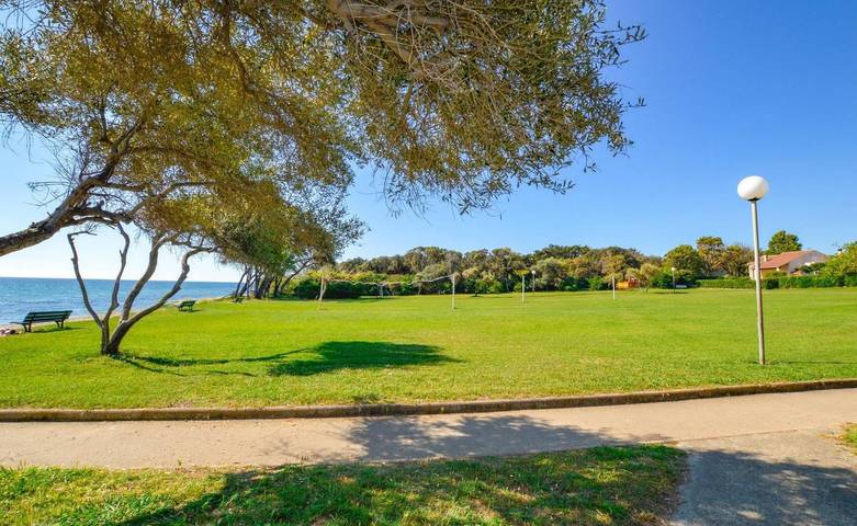 Gîte pour 6 personnes, avec terrasse et piscine à Cervione - 4