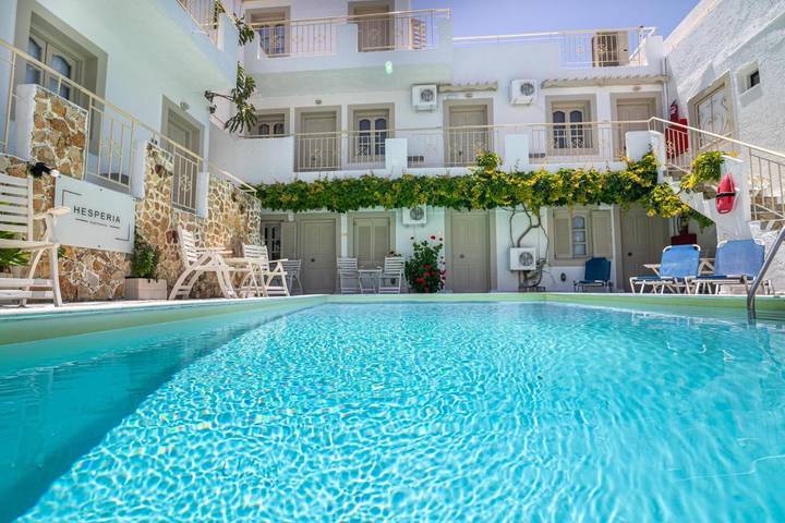 Chambre d’hôte pour 2 personnes, avec Terrasse ainsi que Piscine et Vue à Chersónissos