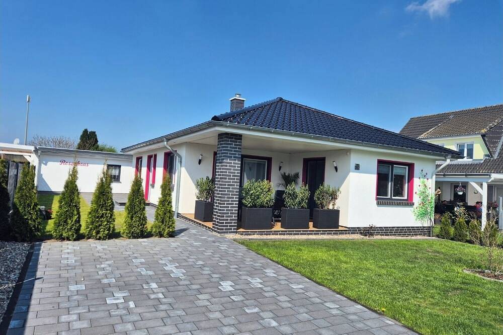 Willkommen im \"Rosenhaus🌹\" direkt am Wald, Ostsee-und Boddenküste, barrierefrei in Hermannshof, Saal