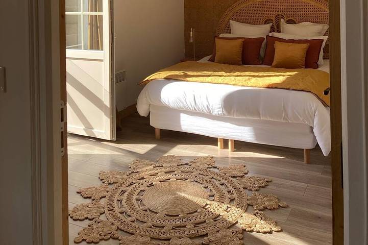 Location de vacances pour 4 personnes, avec jardin et piscine à Le Fresne-Camilly