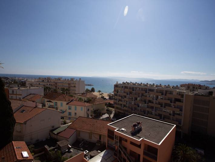 Gîte pour 6 personnes, avec terrasse dans Plage Du Lavandou Le Lavandou - 2