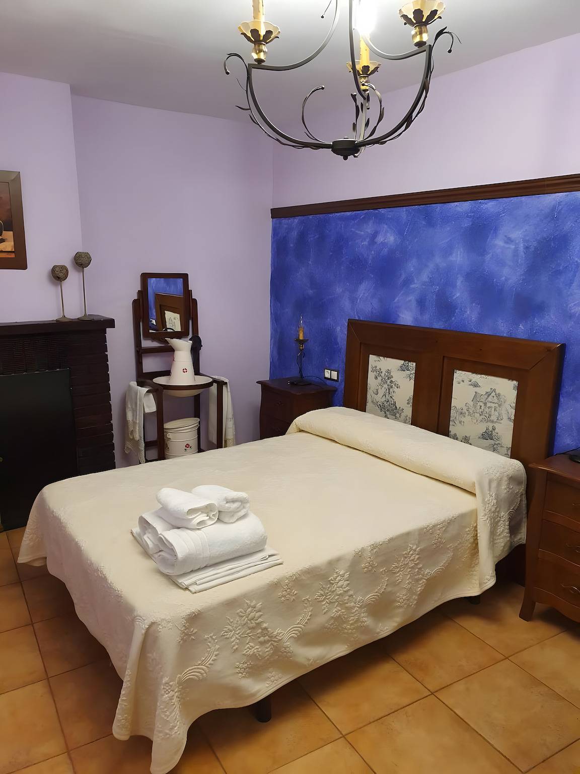 Casa Rural 'Fuente Los Avellanos' avec Vue sur la Montagne, Wi-Fi et Climatisation in Iznatoraf, Parc naturel des sierras de Cazorla et Segura