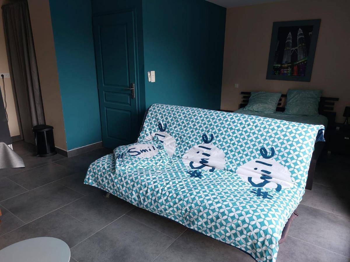 Appartement entier, One-Bedroom Apartment in L'Étrat, Loire