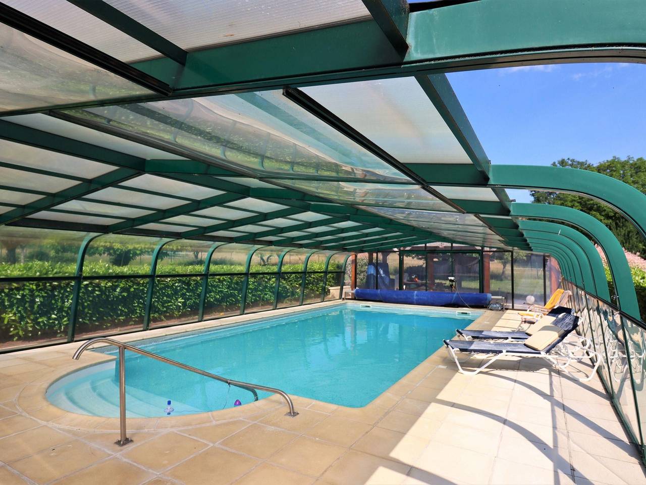 Renoviertes Landhaus mit beheiztem Pool und Haustiere erlaubt in der Nähe von Burgen in Moutiers-en-Puisaye, Auxerre und Umgebung