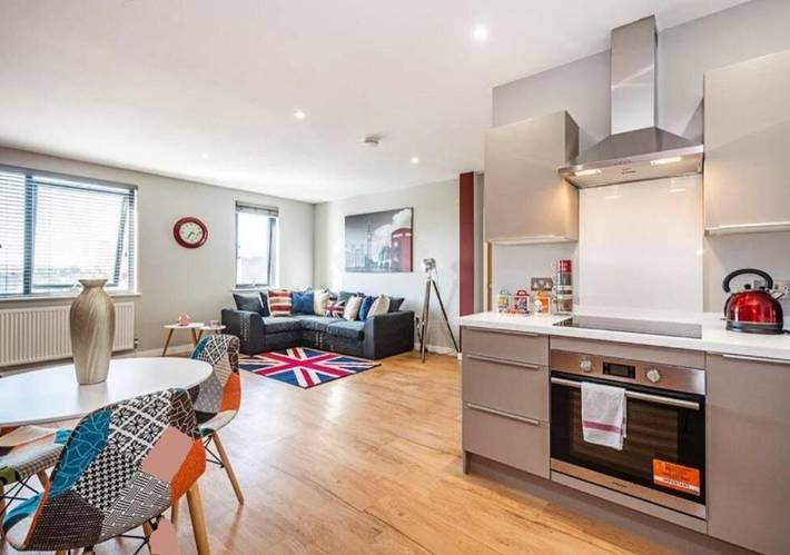 Holiday rental for 8 people in Slough