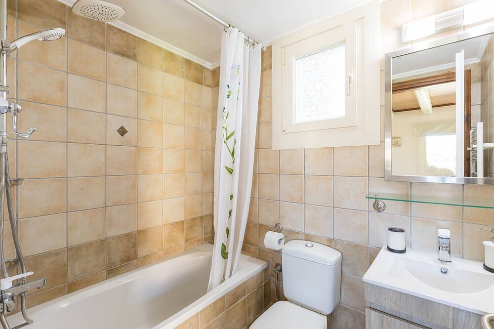 Cottage mit privatem Pool in Dassia 200 m vom Strand in Dassia, Korfu