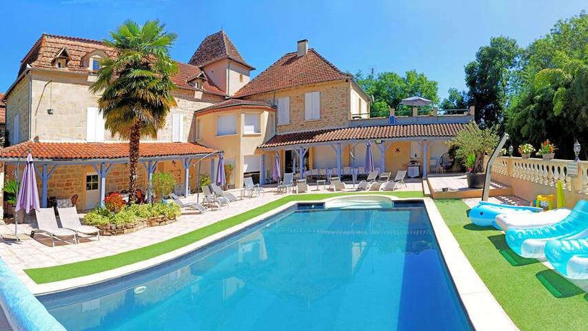 Maison d’hôte pour 6 personnes, avec piscine ainsi que jardin et jacuzzi à Faycelles
