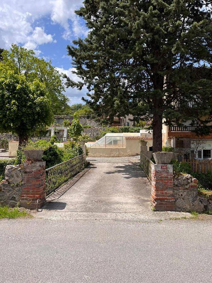 Appartement entier, One-Bedroom Apartment in Mauléon-Barousse, Pyrénées