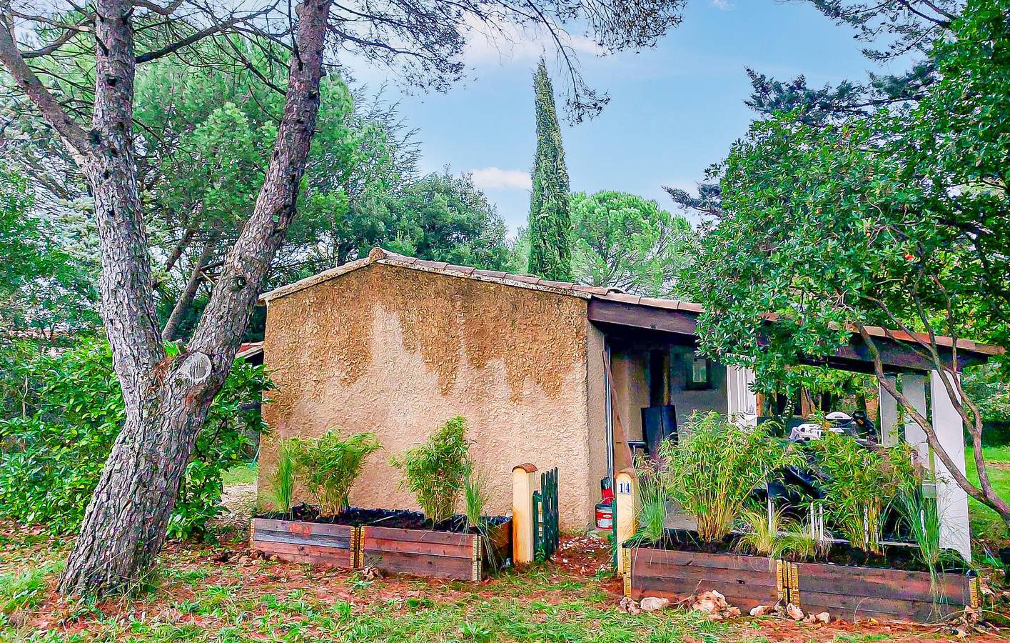 Appartement confortable avec Wi-Fi, lave-linge, climatisation et parking à Méjannes-le-Clap in Méjannes-le-Clap, Région d'Alès