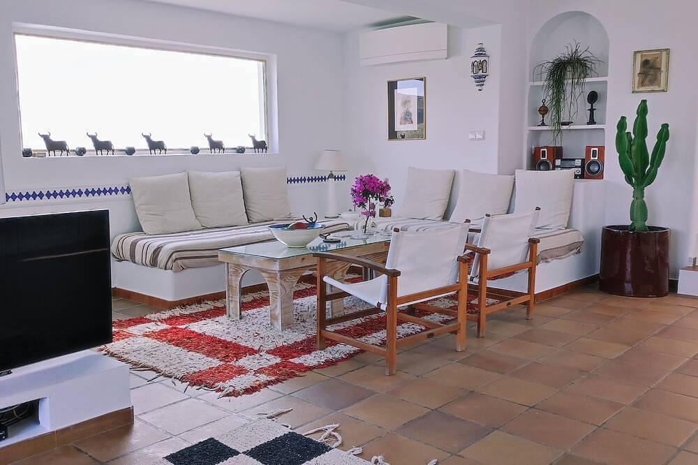 Ranked among the 21 most pleasant villas in Andalusia by the Times in 2023 in Las Negras, Níjar
