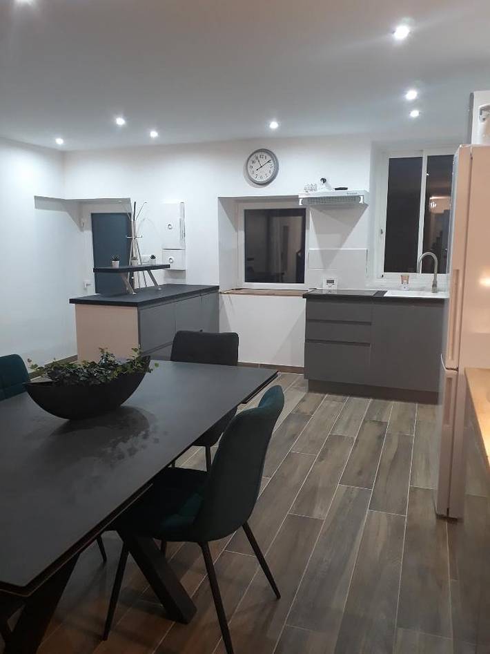 Gîte pour 8 personnes, avec Terrasse ainsi que Jardin et Vue à Molamboz