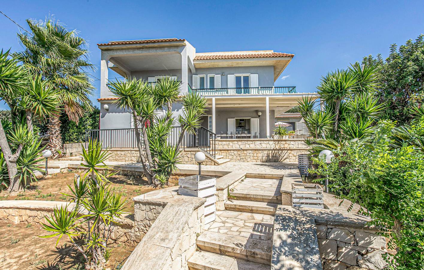 Appartamento vista mare con parcheggio, piscina e cucina in Scicli, Provincia di Ragusa