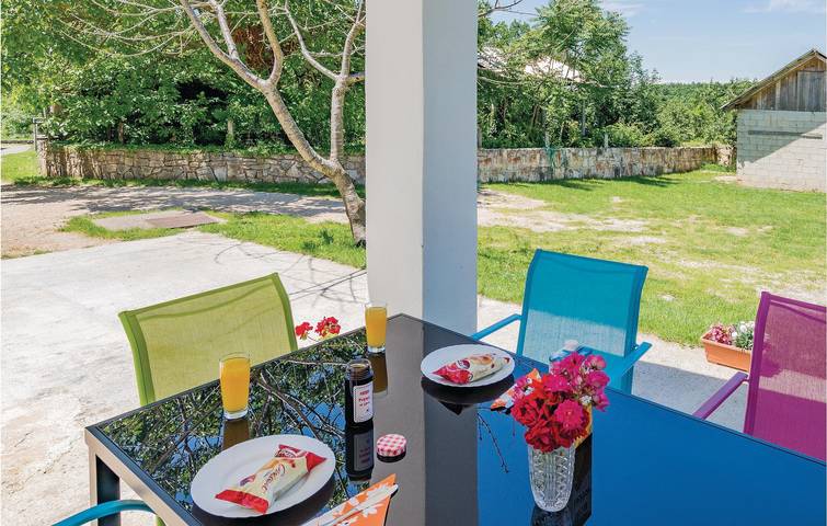 Ganze Ferienwohnung, Gemütliche 67 m² große Wohnung mit Terrasse in Sveti Petar u Šumi in der Nähe des Stadtzentrums in Sveti Petar u Šumi, Zentralistrien