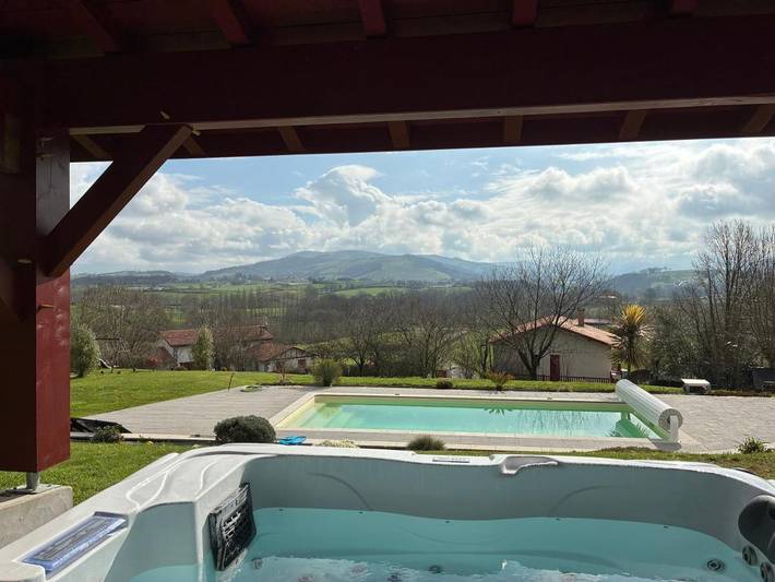 Gîte pour 4 personnes, avec jardin et piscine ainsi que jacuzzi et terrasse à Macaye - 4