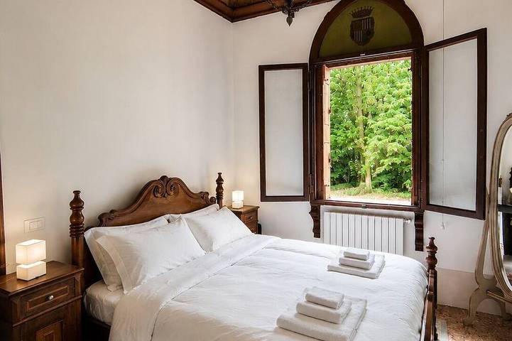 A Cosy Villa in a lush Park just 5’ from Central Padua. Free Car Park in Albignasego, Provincia di Padova