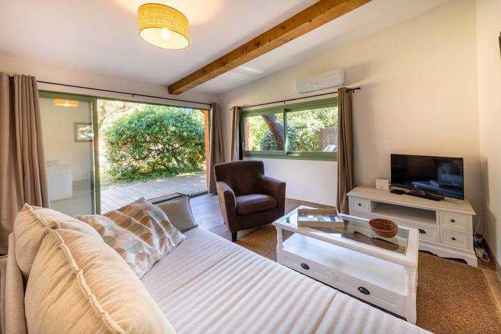 Gîte pour 4 personnes, avec terrasse ainsi que piscine et jardin, animaux acceptés à Grasse - 3