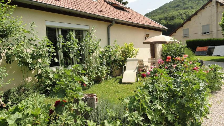 Gîte für 4 Personen, mit Terrasse und Garten in Doyenné de la Vallée du Doubs