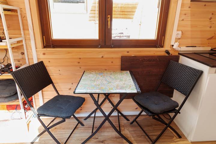 Hel ferielejlighed, Tiny Home 'Ernesto' with Private Garden, Wi-Fi and Air Conditioning in Kloster Lehnin (kommune), Kloster Lehnin