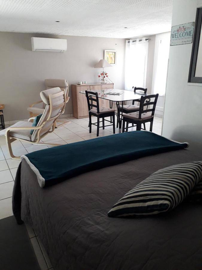 Appartement de vacances entier, Agréable studio près de st Rémy de Provence in Eyragues, Région d'Arles