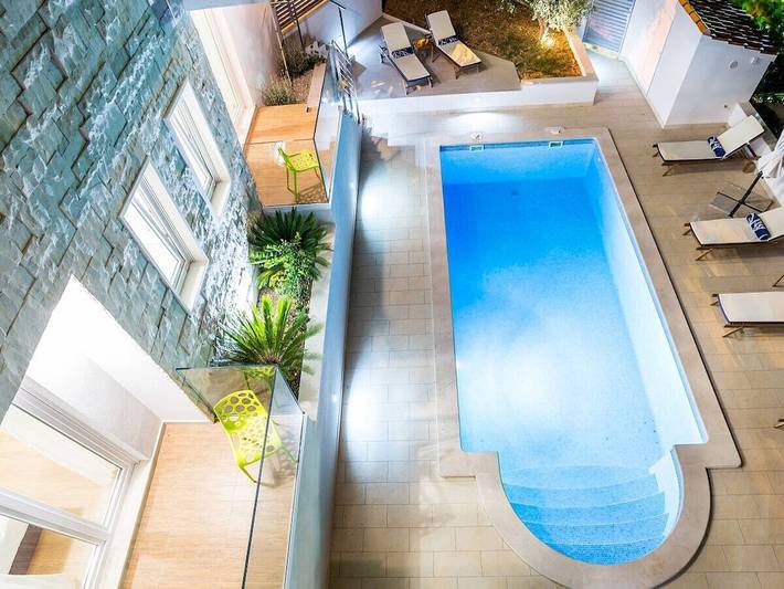 Villa pour 12 personnes, avec terrasse à Bol