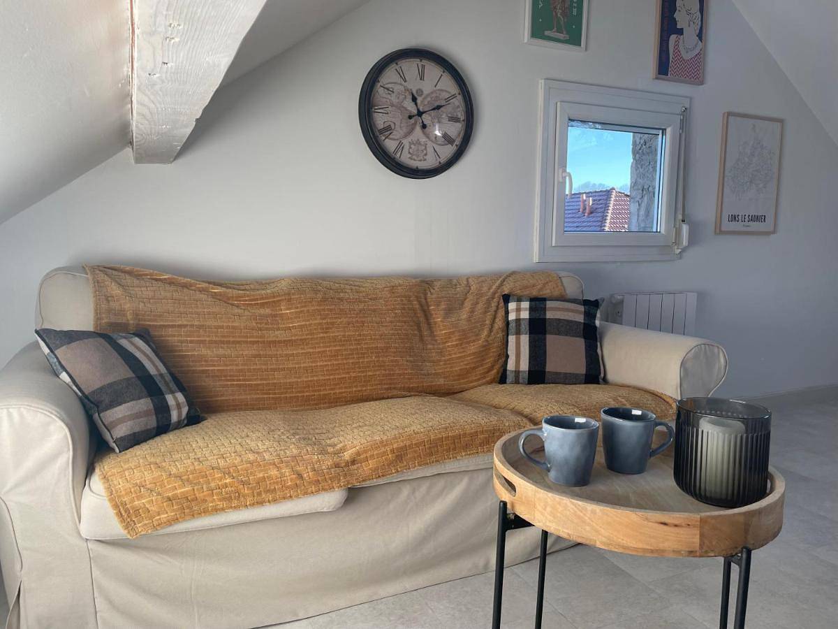 Appartement entier, One-Bedroom Apartment in Saint-Laurent-en-Grandvaux, Parc naturel régional du Haut-Jura