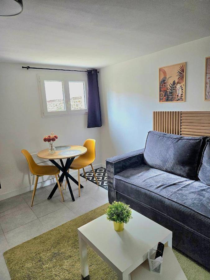 Appartement entier, One-Bedroom Apartment in Épinay-sur-Seine, Seine-Saint-Denis