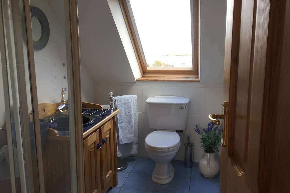 Pallas Lodge, Beara Peninsula, met uitzicht op Ardgroom Harbor en Kerry bergen in County Cork