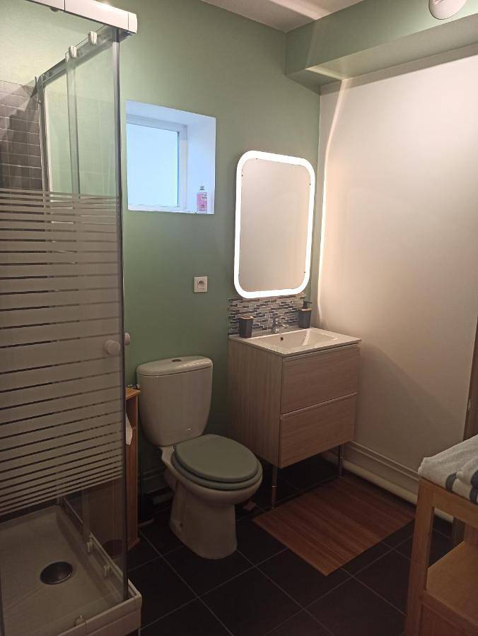 Appartement entier, Studio cosy, Meaux centre, Disney-Paris, proche gare et activités in Meaux, Seine-et-Marne
