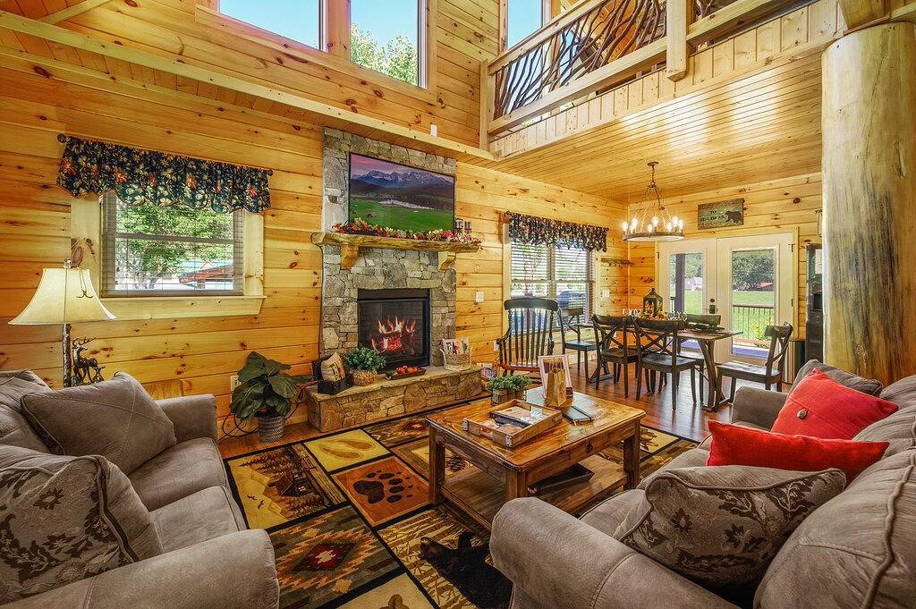 Huckleberry Lodge Spring Fun by Willow Tree Cabins in Blue Ridge Parkway, Maggie Valley