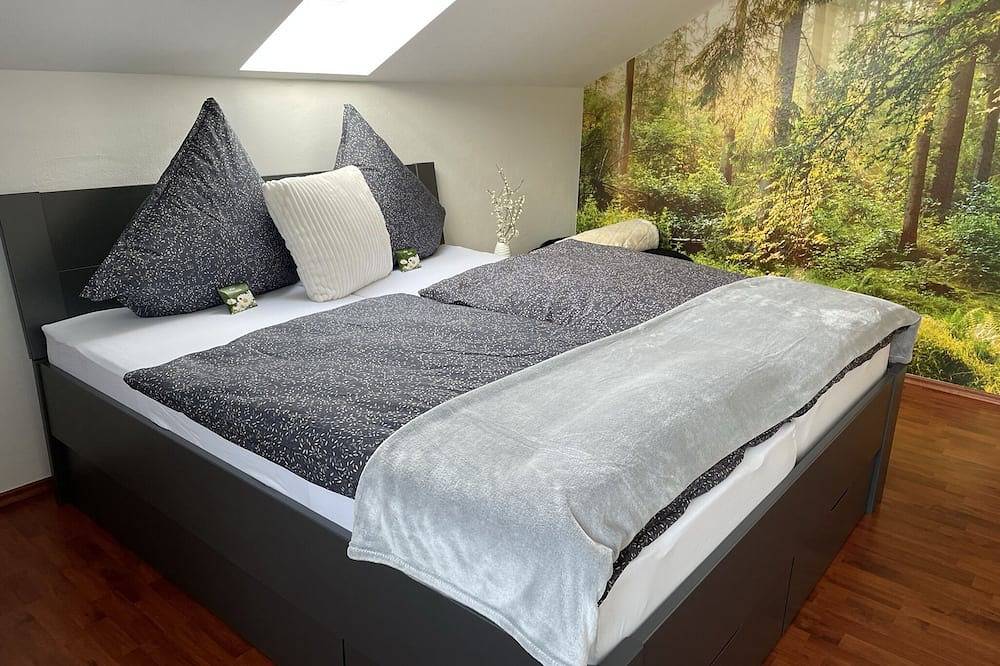 Large vacation apartment (120m²) with \"beautiful view\" Garden with playground in Waldeck, Waldecker Land
